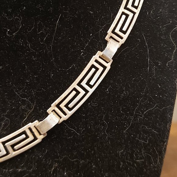 Mexican 925 Silver Greek Infinity Key Necklace - Picture 3 of 9